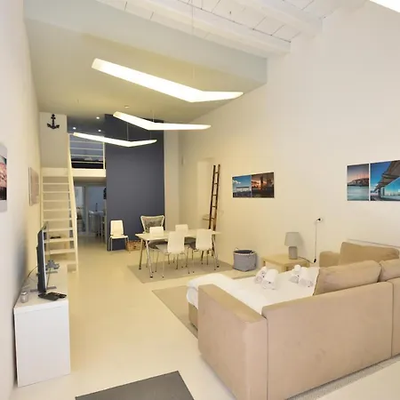 Izzhome Loft 84 Lejlighed